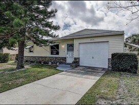 6418 43rd Ave N in Kenneth City, FL - Building Photo