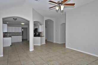 15223 Stoneyview Dr in Houston, TX - Building Photo - Building Photo