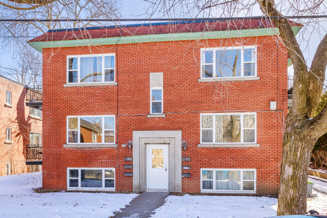 3750 Édouard-Montpetit Boul in Montréal, QC - Building Photo - Building Photo