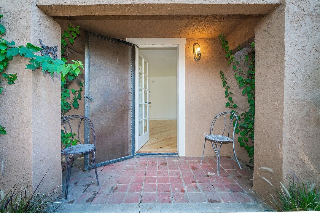 2339 Norwalk Ave in Los Angeles, CA - Building Photo