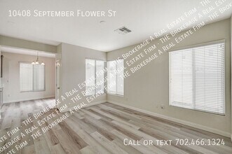 10408 September Flower St in Las Vegas, NV - Foto de edificio - Building Photo
