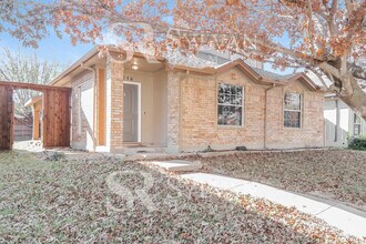 1016 Alameda Dr in Carrollton, TX - Building Photo - Building Photo