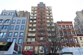 Garden Terrace Condominiums in New York, NY - Foto de edificio - Building Photo