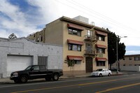 Marina Pointe in San Pedro, CA - Foto de edificio - Building Photo