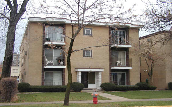 905 Graceland Ave in Des Plaines, IL - Foto de edificio