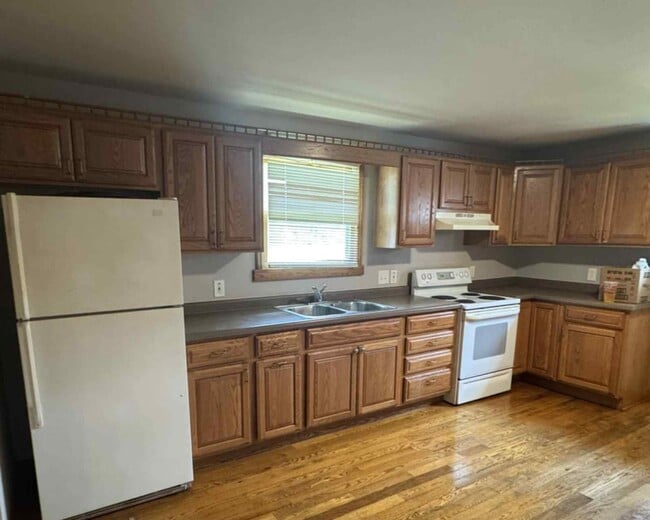4645 S Saginaw Rd, Unit FOUR