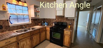 622 Lee Garza St in Weslaco, TX - Building Photo