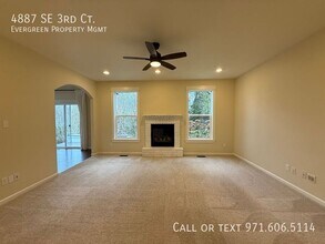 4887 SE 3rd Ct in Gresham, OR - Building Photo - Building Photo