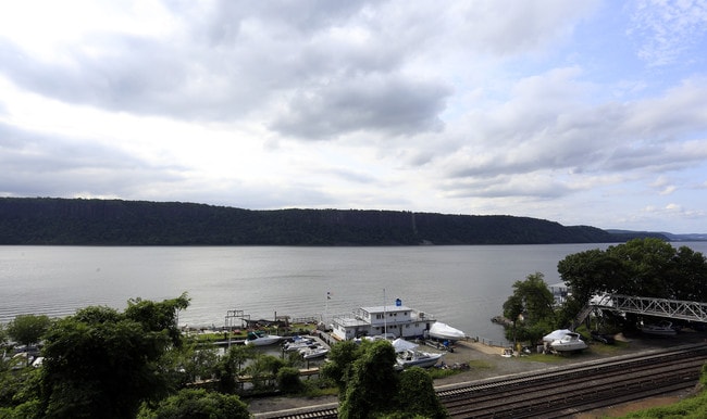 1177 @ Greystone in Yonkers, NY - Foto de edificio - Building Photo