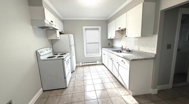 452 Main St, Unit 5 in Melrose, MA - Foto de edificio - Building Photo