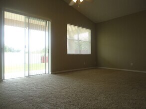 8807 Sandy Plains Dr in Riverview, FL - Foto de edificio - Building Photo