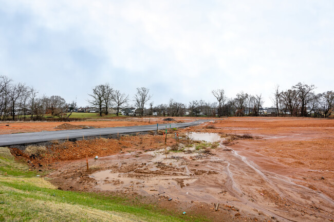 1074 Tiny Town Rd in Clarksville, TN - Building Photo - Building Photo