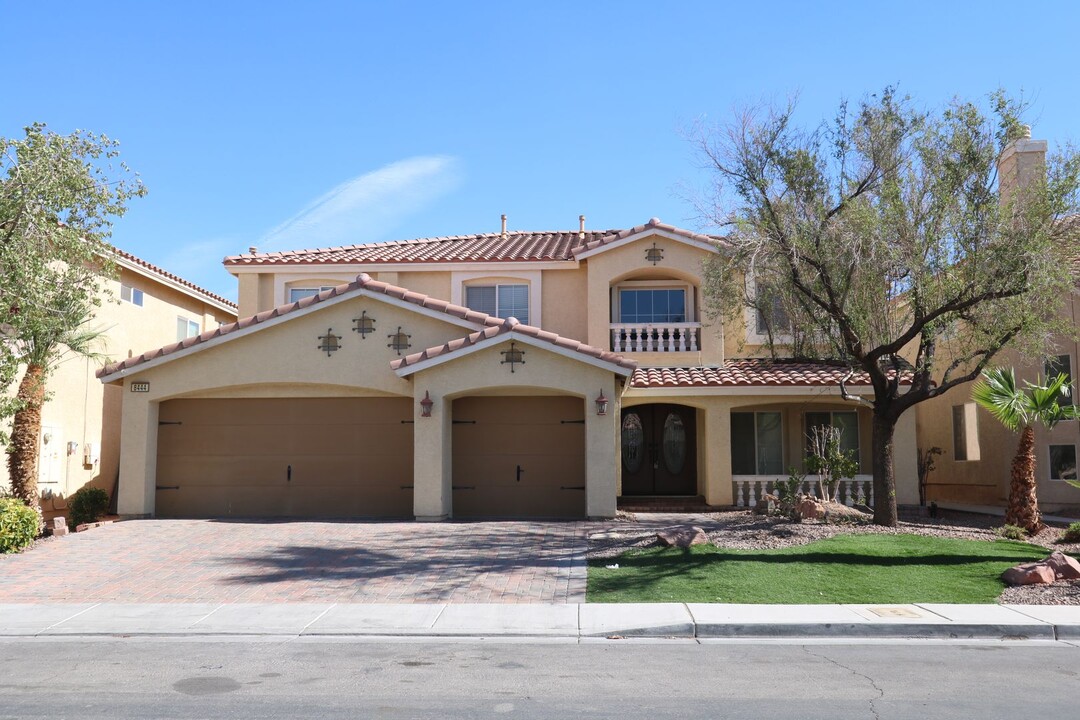 8444 Moondance Cellars Ct in Las Vegas, NV - Building Photo