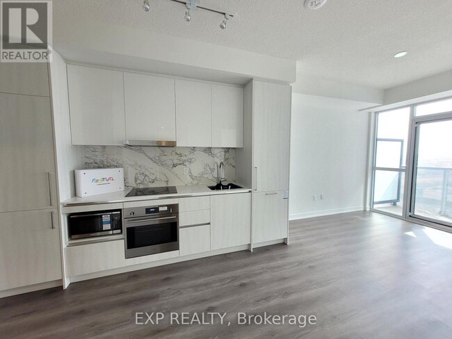 property at 225 Commerce St