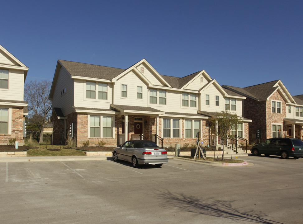 Windermere Townhomes (Duplicate) in Pflugerville, TX - Building Photo