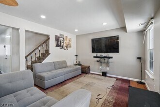 371 Hawkshead Way in Franklin Township, NJ - Building Photo - Building Photo