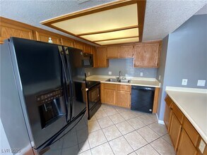 7948 Decker Canyon Dr in Las Vegas, NV - Building Photo - Building Photo