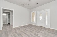 2315 Deutser St photo'