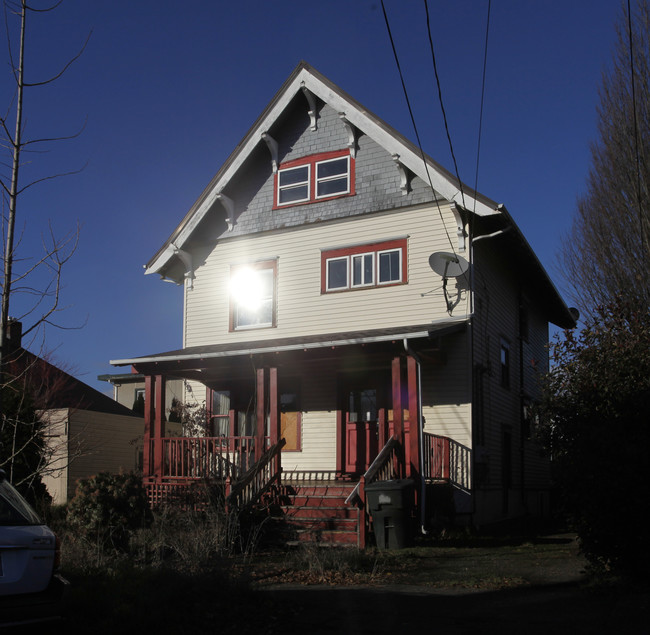 1915 NE Everett Ave in Portland, OR - Building Photo - Building Photo