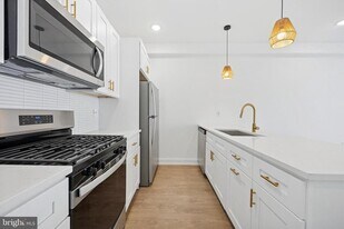 1614 Ridge Ave in Philadelphia, PA - Building Photo