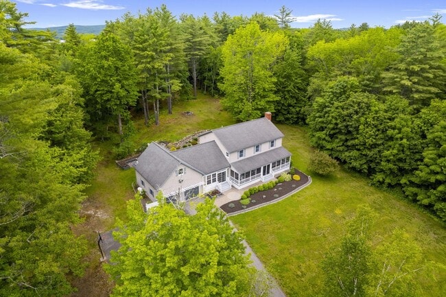 property at 9 Hoyt Dr