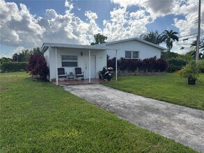 1600 SW 71st Ct in Miami, FL - Building Photo - Building Photo