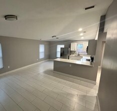 1724 NW 1st Pl in Miami, FL - Foto de edificio - Building Photo