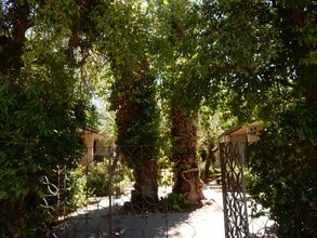 Maroa Lanai Apartments in Fresno, CA - Foto de edificio - Building Photo