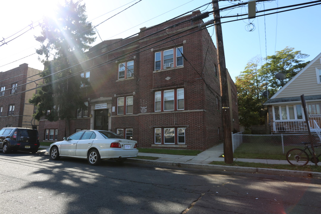 1017 Chandler Ave in Linden, NJ - Building Photo