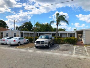 320 NE 13th Ave-Unit -6 in Boynton Beach, FL - Building Photo - Building Photo