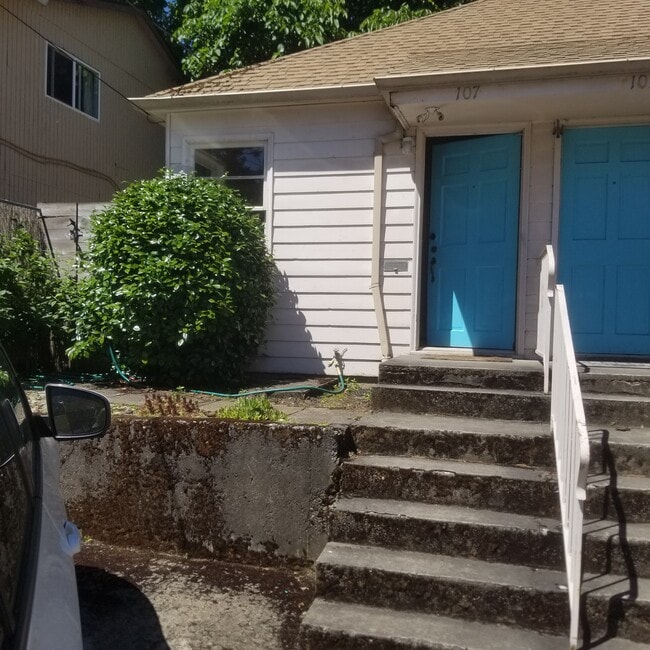 107 Southeast 80th Avenue, Unit 107 SE 80th in Portland, OR - Foto de edificio - Building Photo