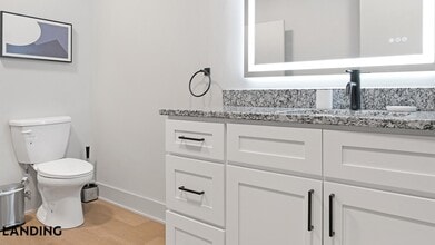 49 Boulevard SE, Unit D-443 in Atlanta, GA - Foto de edificio - Building Photo