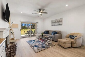248 Vista Royale Cir W in Palm Desert, CA - Building Photo - Building Photo