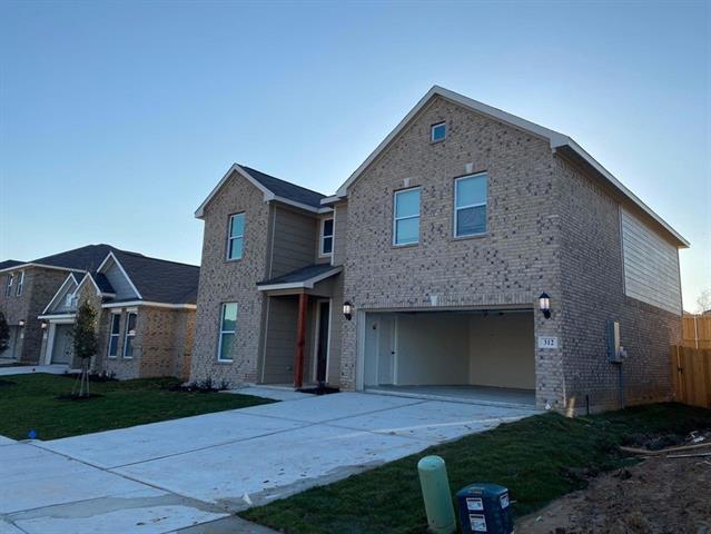 312 Lone Wolf Trl in Fort Worth, TX - Building Photo - Building Photo