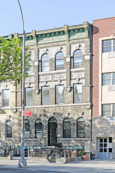 1468 Bushwick Ave in Brooklyn, NY - Foto de edificio