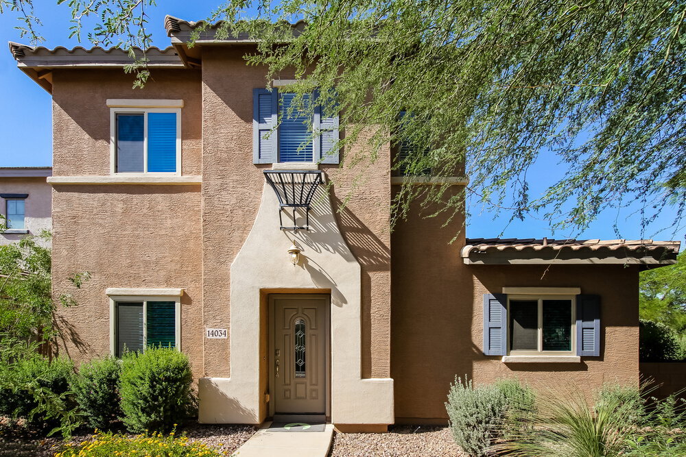 14034 W Country Gables Dr in Surprise, AZ - Building Photo