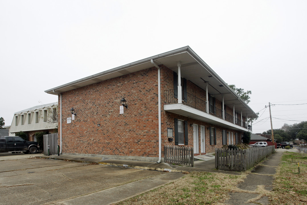 1358 Lake Ave in Metairie, LA - Building Photo