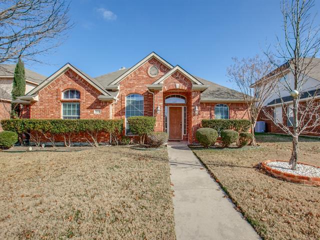 9008 Roundbluff Rd in Plano, TX - Building Photo