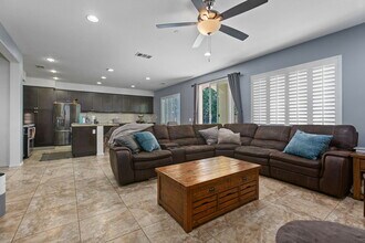 360 Calle Vela in San Marcos, CA - Building Photo - Building Photo