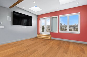 39 Commercial Wharf, Unit 7 in Boston, MA - Building Photo - Building Photo