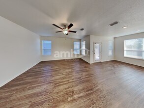 425 Pebble Bend in New Braunfels, TX - Building Photo - Building Photo
