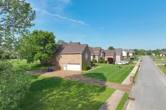 218 Thoroughbred Way in White House, TN - Building Photo - Building Photo