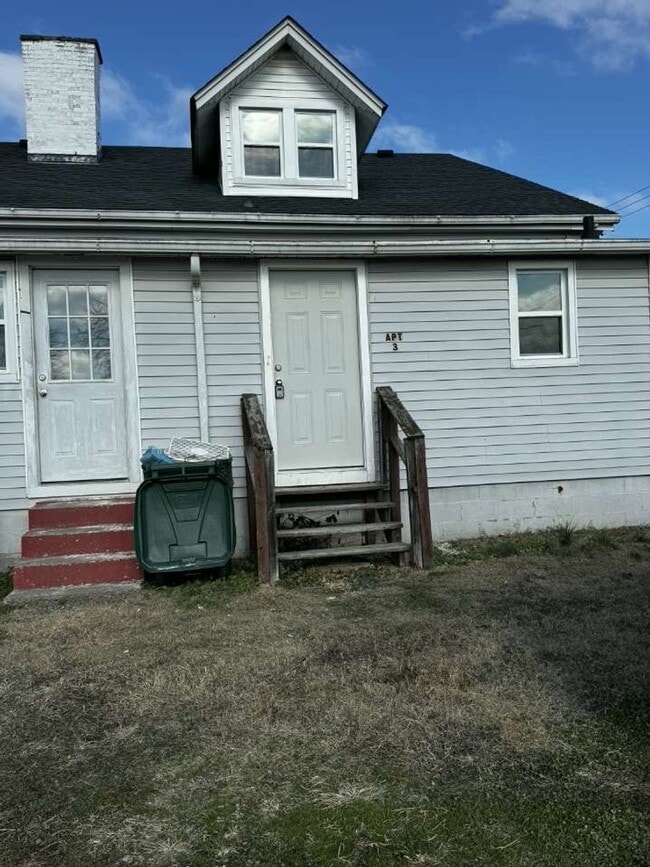 property at 226 E 25th St