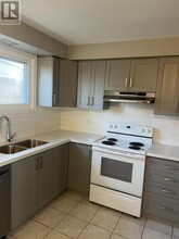 76 Terrace Dr in Hamilton, ON - Building Photo - Building Photo