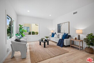 3626 E 1st St in Long Beach, CA - Building Photo - Building Photo