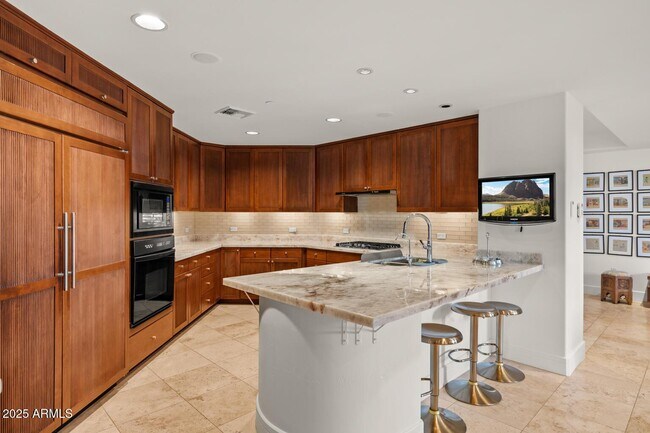 2402 E Esplanade Ln in Phoenix, AZ - Building Photo - Building Photo