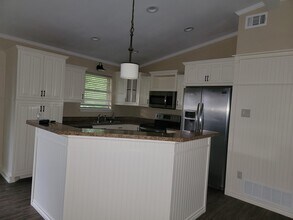 10556 Rolling Pines Dr in Tyler, TX - Building Photo - Building Photo