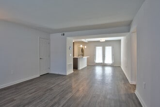 Palmetto Gardens in Columbia, SC - Building Photo - Building Photo