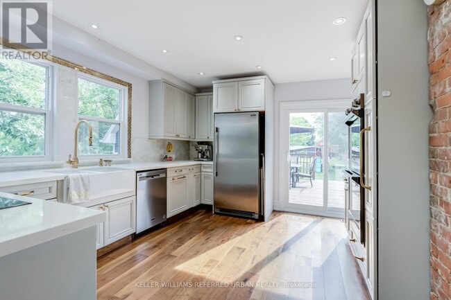property at 20 Payzac Ave