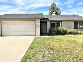 1141 Canyon View Ln in Colton, CA - Building Photo